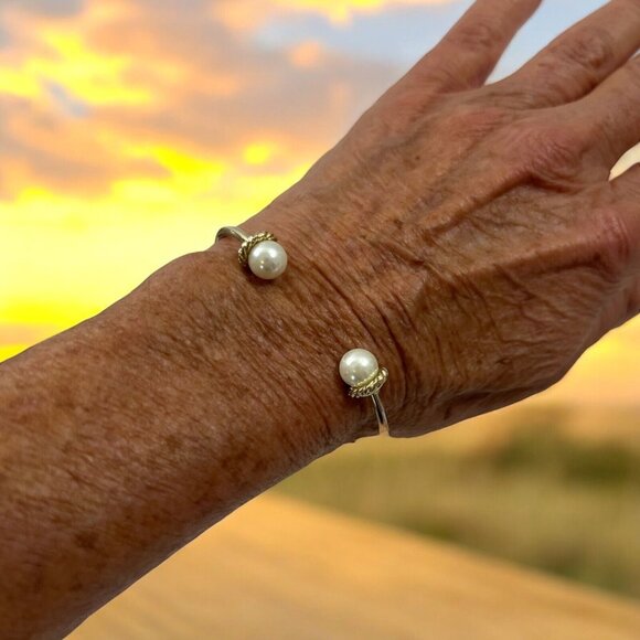 VTG Glass Pearl Necklace 18" Creamy Hand Knotted, Button Earrings, Bracelet - Picture 8 of 8